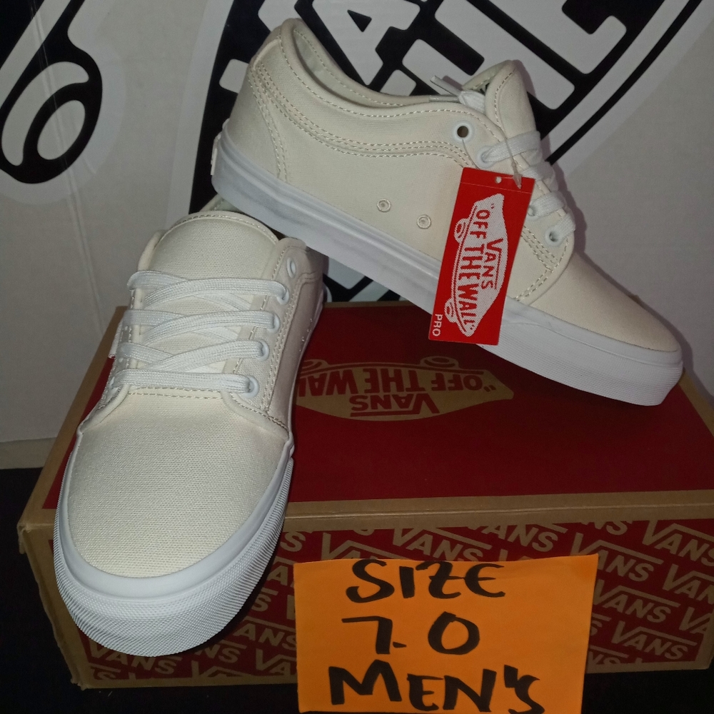 Vans Chukka Low sz 7.0 Men 8.5 Woman